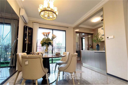 金栗带车库附房3室1厅1卫85㎡